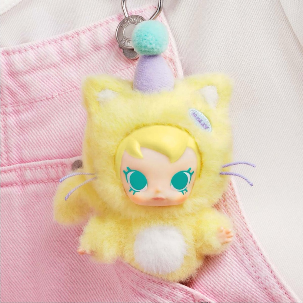 Pop Mart Baby Molly Pocket Friends Series Vinyl Plush Pendant Enjoy The Sunshine